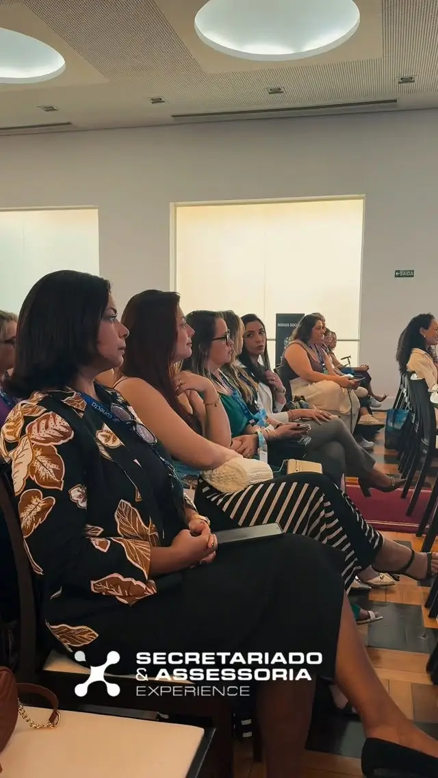 Capa do reel: Cursos e Palestras